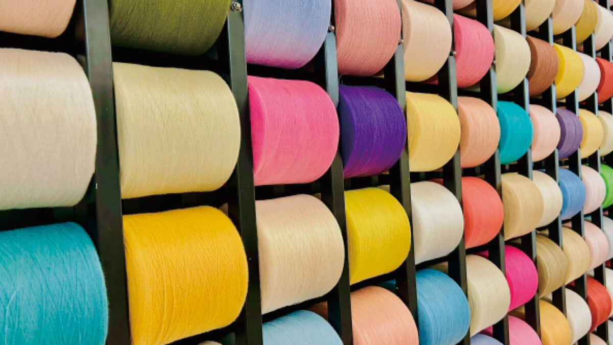 モノフィラメント糸とマルチフィラメント糸の比較写真